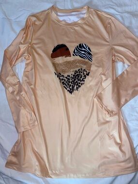 Women’s Long Sleeve Satin Tee with Animal Patch - Peach